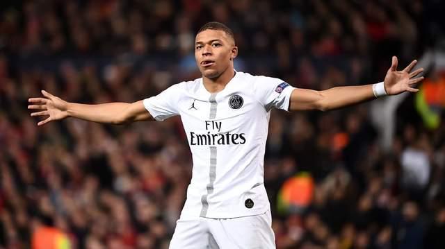 孔帕尼谈乌尔比希：他从诺伊尔身上学到了很多，正在稳步成长（孔帕尼：乌尔比希从诺伊尔身上获益良多，正稳步提升）