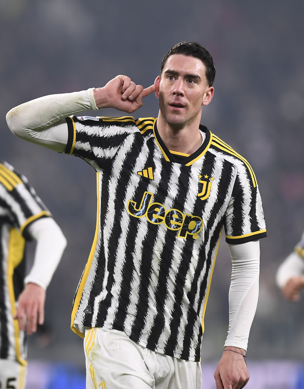 孔帕尼：卫冕有无疑问？1月一切从零开始；乌尔比希很有潜力（孔帕尼：卫冕何来疑虑？一月归零再启程，乌尔比希潜力十足）