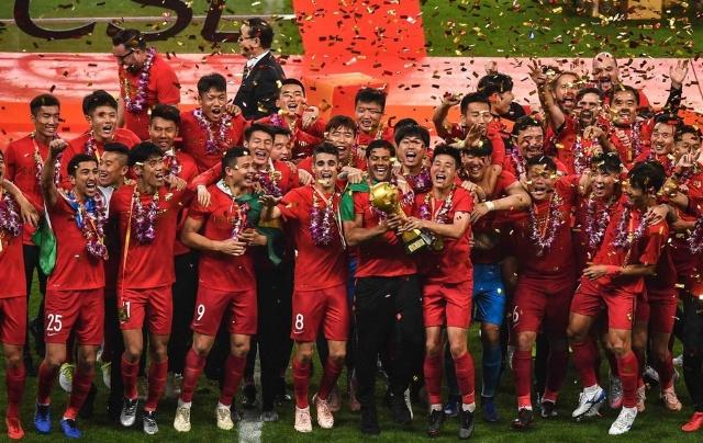 美媒：快船预计将与篮球运营总裁弗兰克团队达成续约（美媒称快船有望与篮球运营总裁弗兰克团队续签合同）