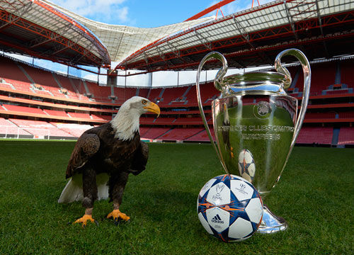 马卡：阿隆索仍需解决右路问题，卡马文加和罗德里戈表现不佳（马卡报：阿隆索右路问题仍未解决，卡马文加与罗德里戈状态低迷）